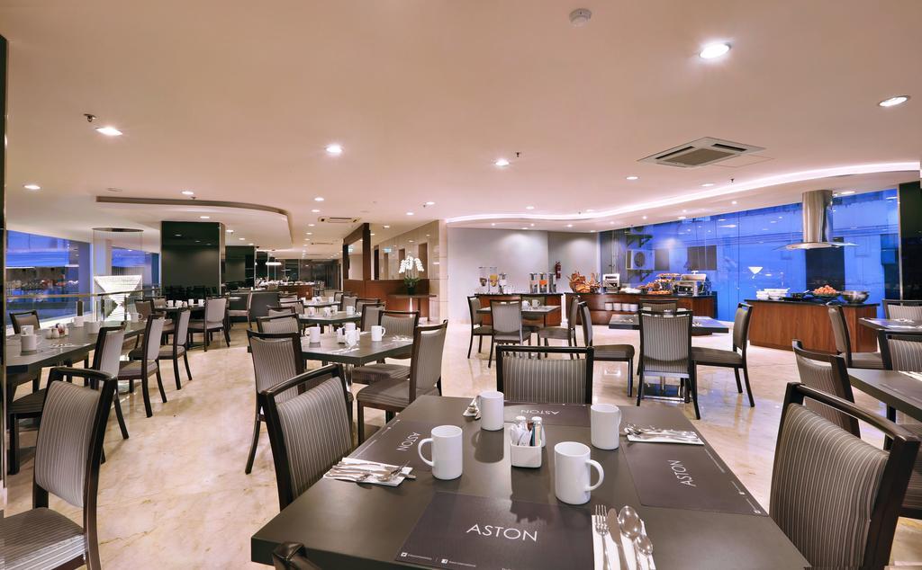 Amaris Hotel Bekasi Barat Exterior photo