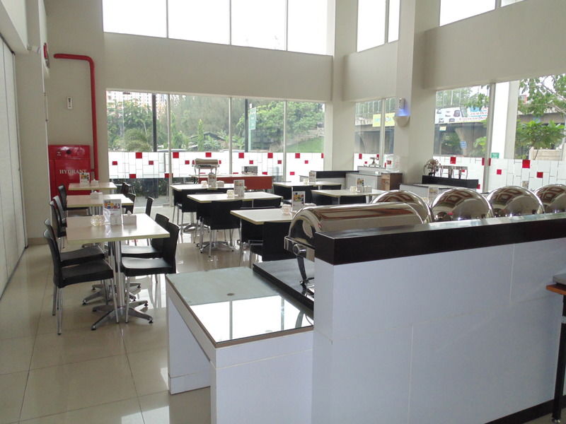 Amaris Hotel Bekasi Barat Exterior photo