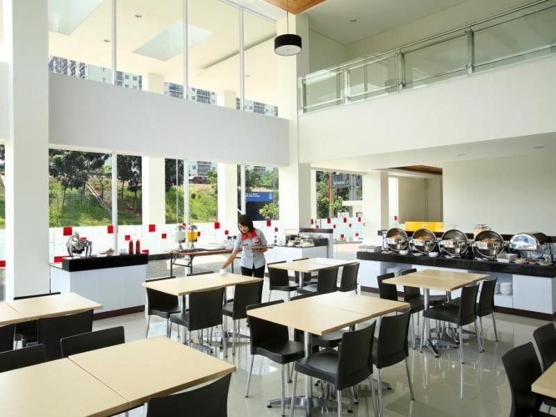 Amaris Hotel Bekasi Barat Exterior photo